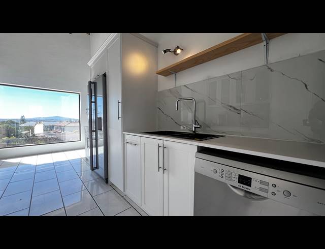 7 BEDROOM HOUSE FOR SALE IN WEST BEACH